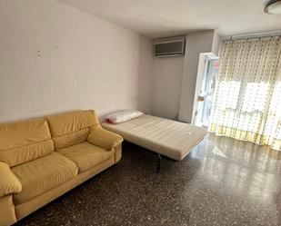 Dormitori de Apartament per a compartir en  Valencia Capital amb Moblat i Forn