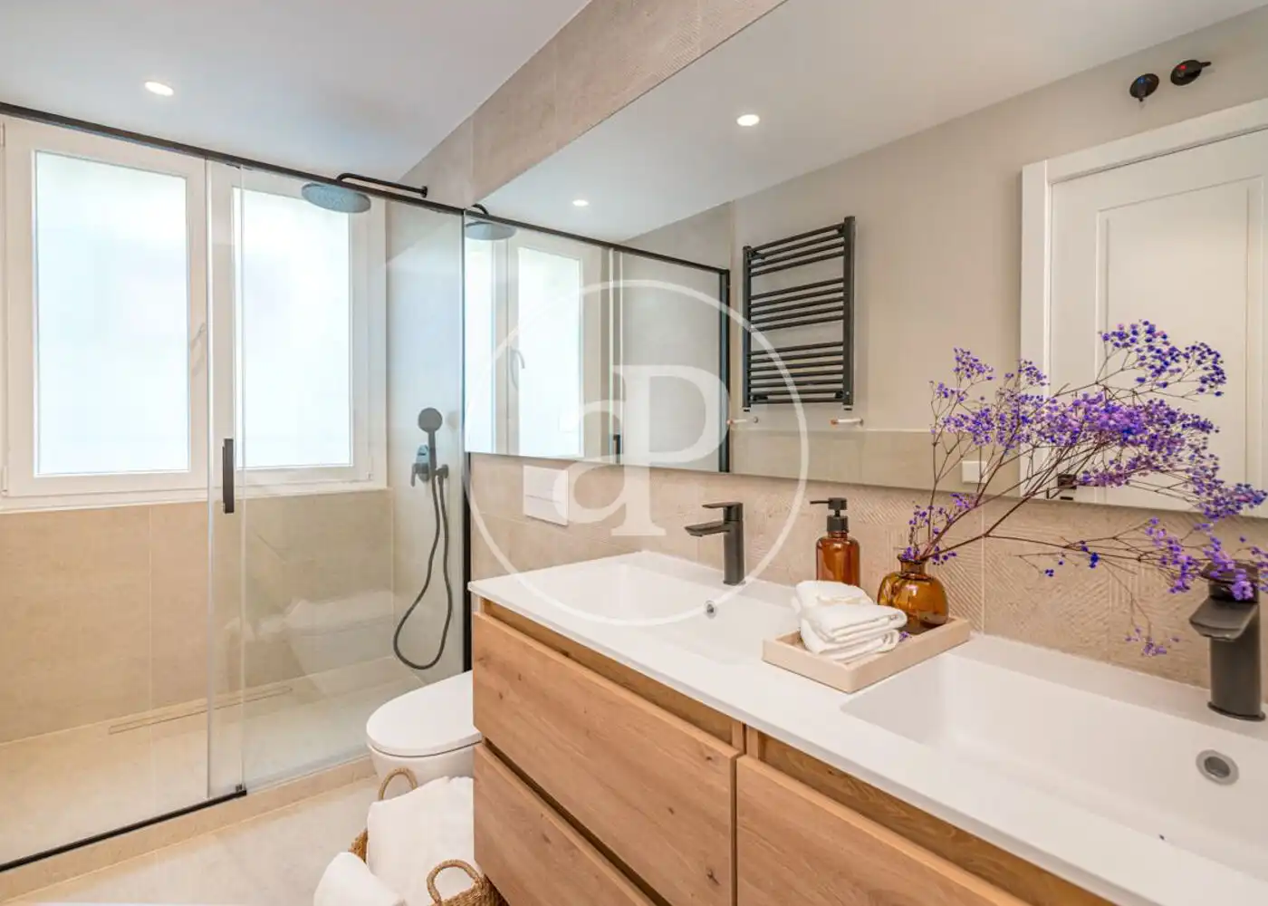 Badezimmer von Wohnung zum Verkauf in Madrid mit Klimaanlage, Heizung und Abstellraum