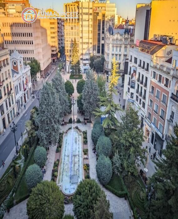 Vista exterior de Oficina en venda en  Albacete Capital amb Aire condicionat i Calefacció