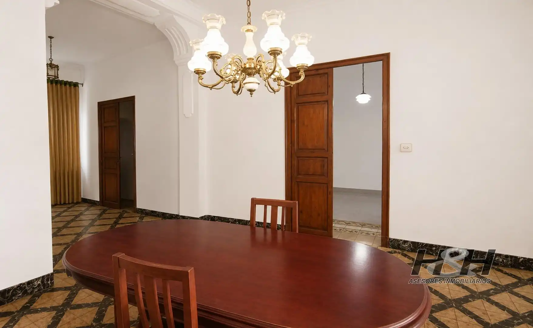 Dining room of Houses for sale in Burjassot  with Terrace, Storage room and Balcony