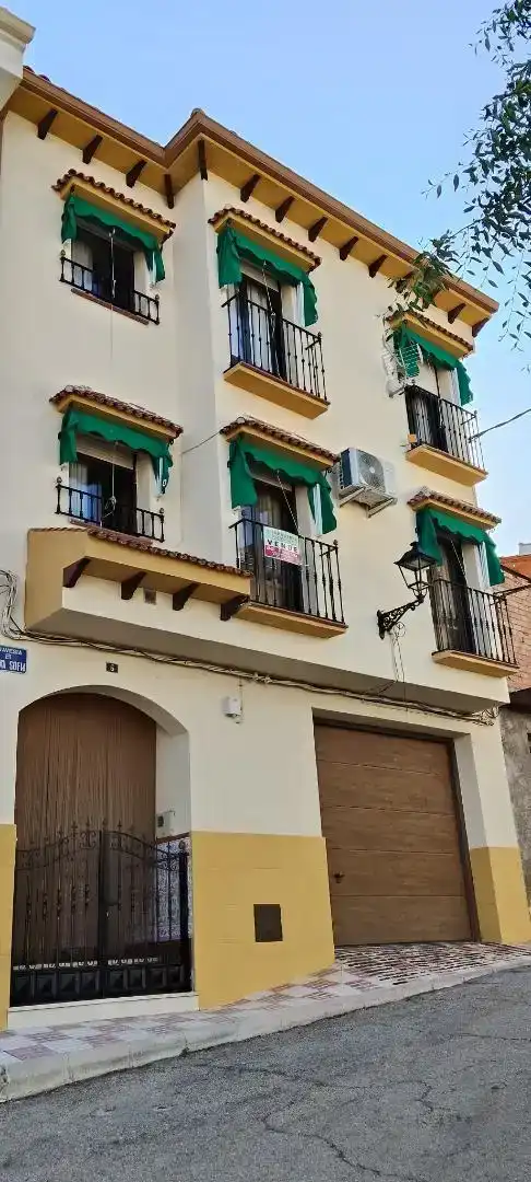 Vista exterior de Casa adosada en venda en Benatae, Jaén