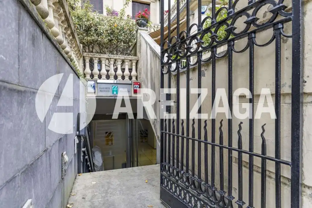 Exterior view of Office for rent in Donostia - San Sebastián   with Air Conditioner and Heating