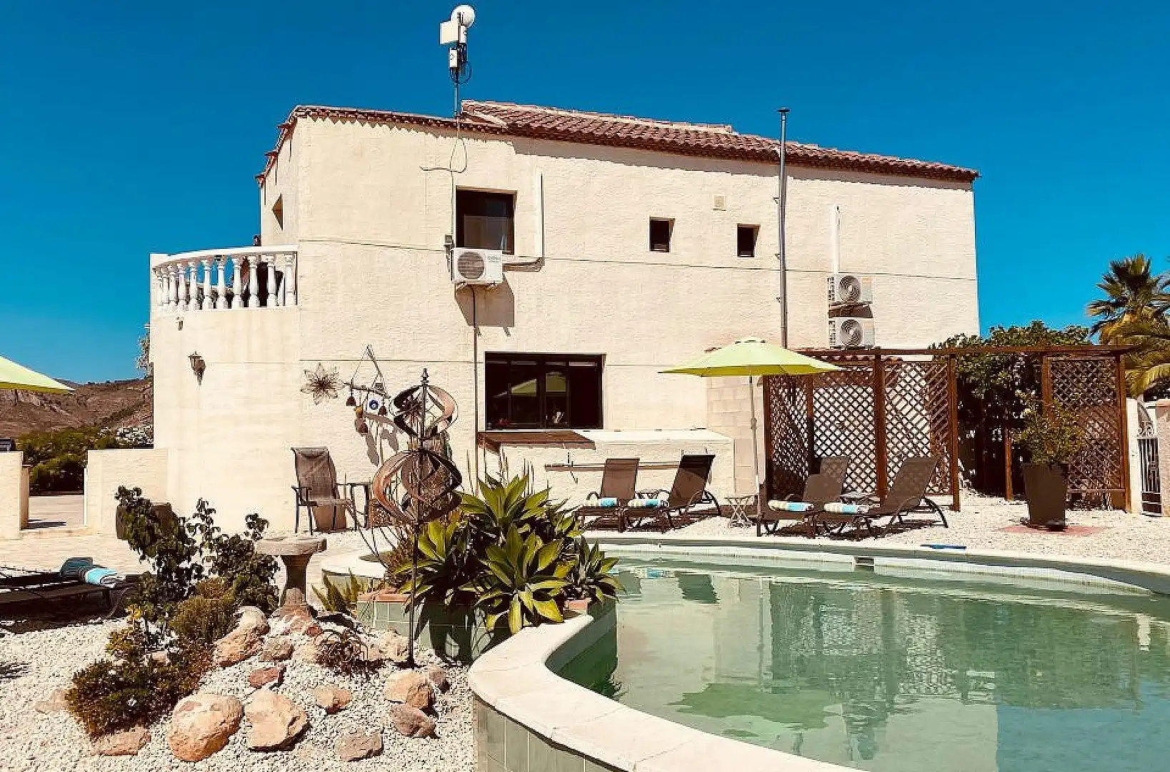 Piscina de Casa o xalet en venda en Orihuela amb Aire condicionat, Terrassa i Alarma