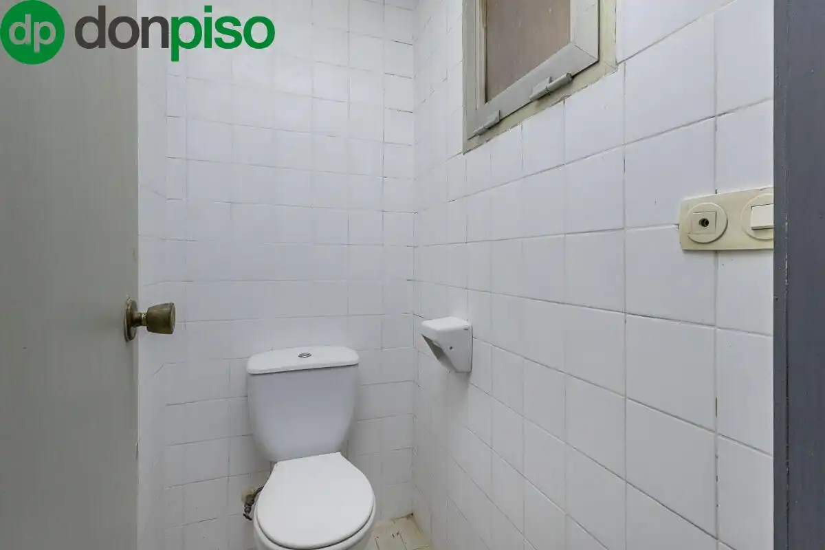 Bany de Local en venda en Iznalloz