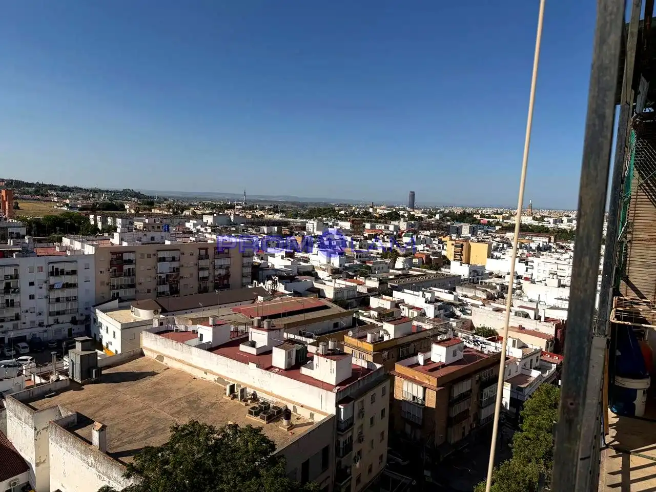 Vista exterior de Piso en venta en San Juan de Aznalfarache con Aire acondicionado y Terraza