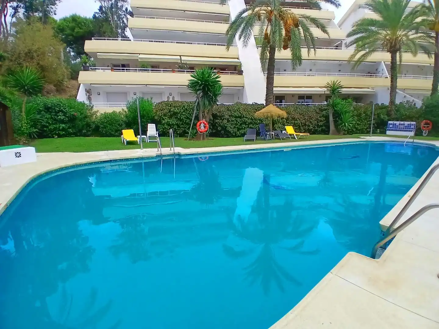 Schwimmbecken von Dachboden zum Verkauf in Benalmádena mit Klimaanlage, Terrasse und Abstellraum