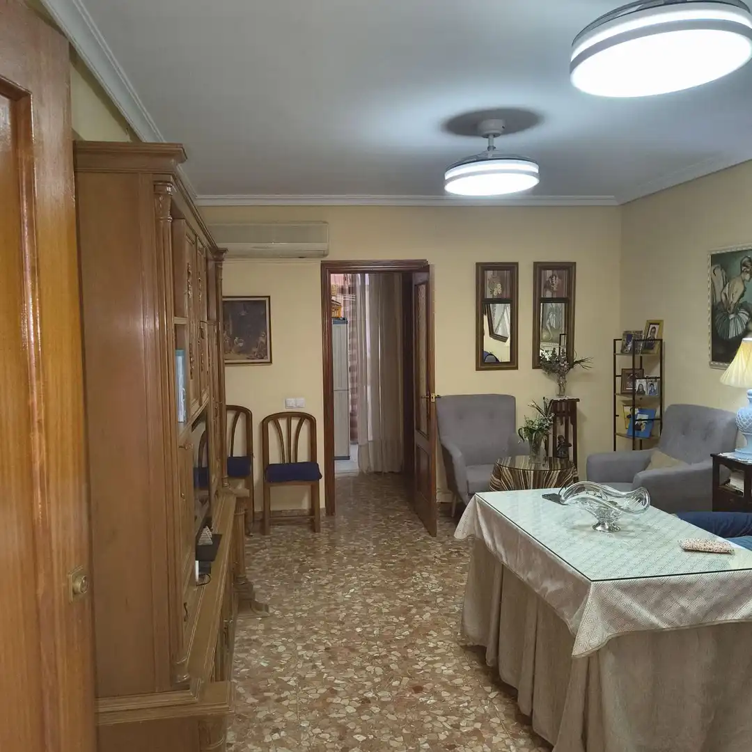 Menjador de Casa o xalet en venda en Linares amb Aire condicionat i Balcó