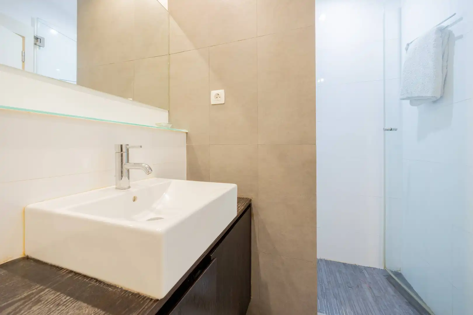 Bany de Apartament en venda en Las Palmas de Gran Canaria amb Traster, Moblat i Alarma