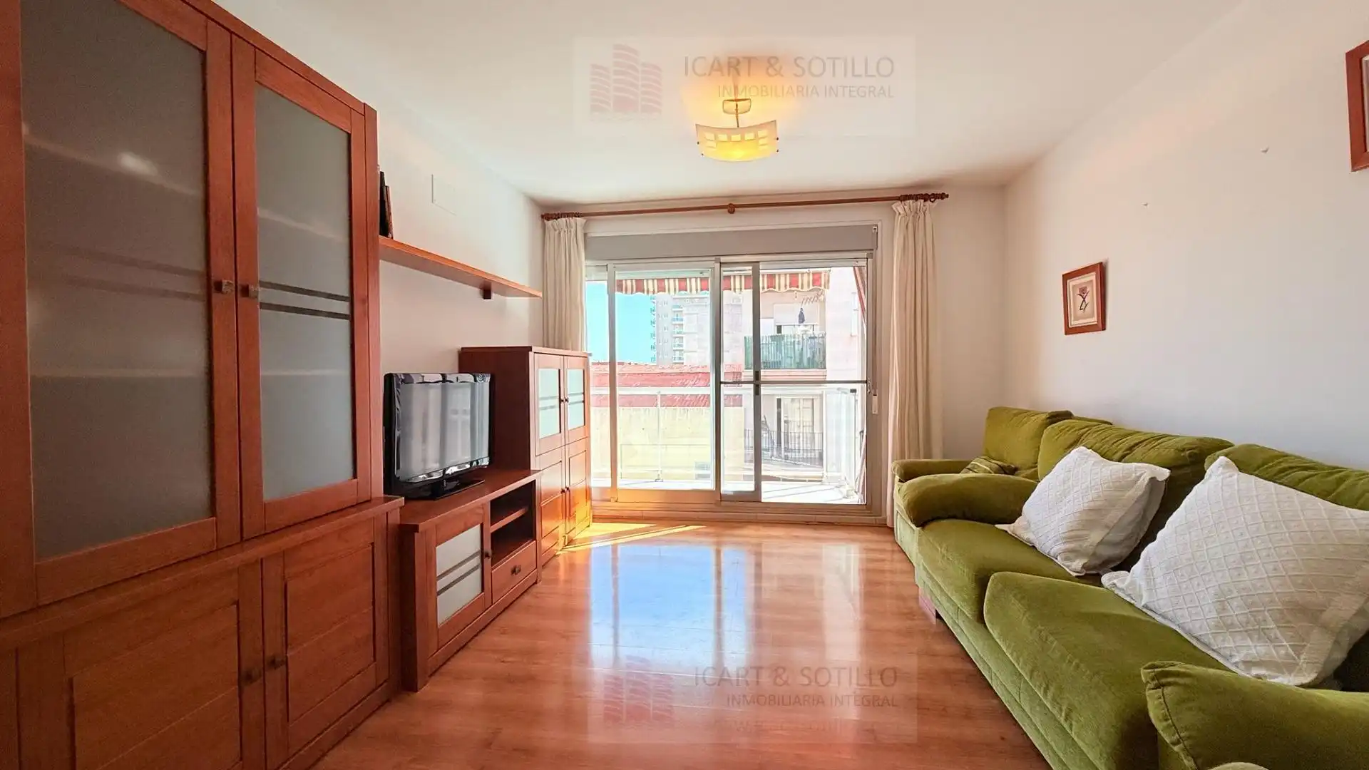 Sala de estar de Piso en venta en Vinaròs con Aire acondicionado, Calefacción y Parquet