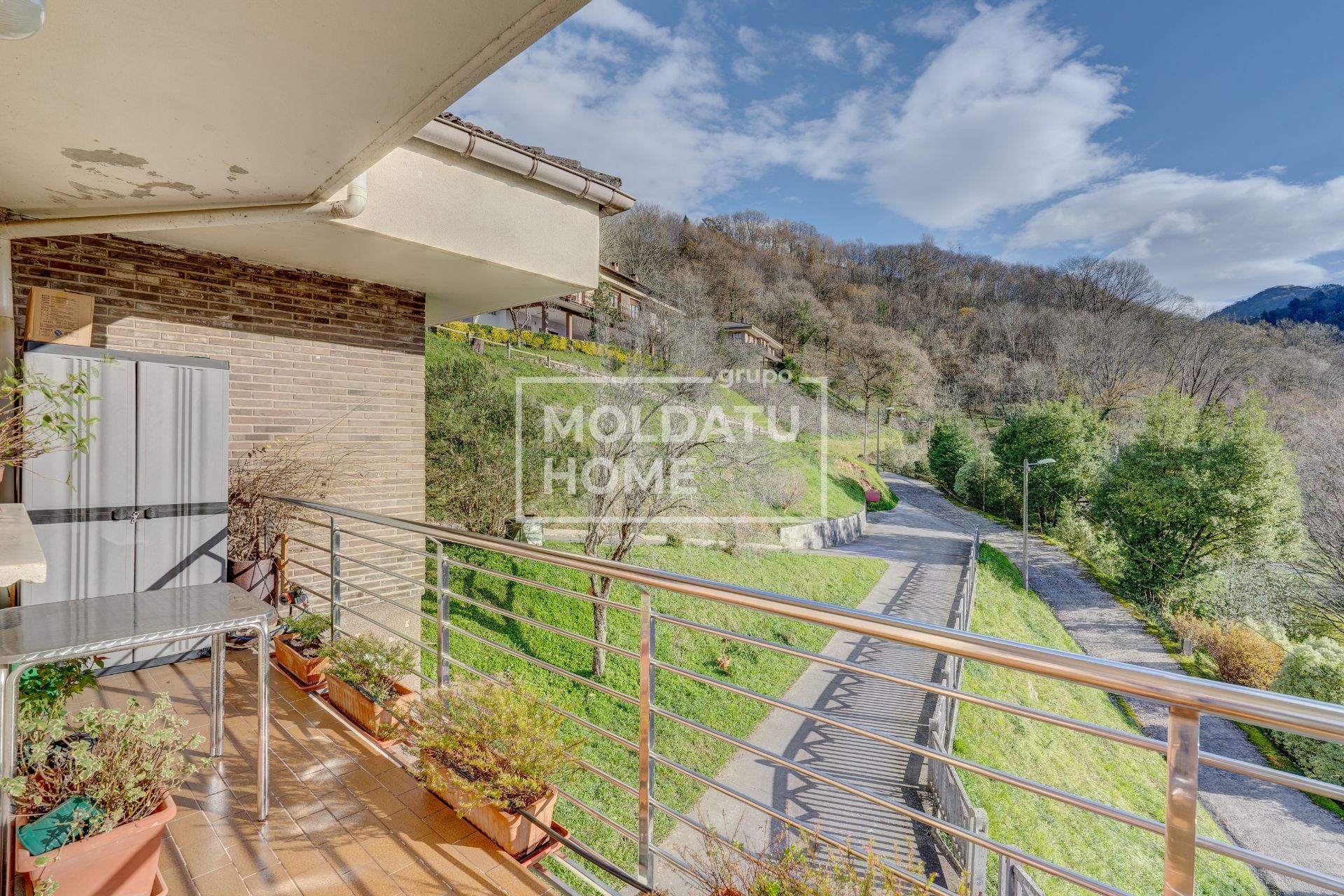 Vista exterior de Casa adosada en venda en Hernani amb Calefacció, Terrassa i Traster