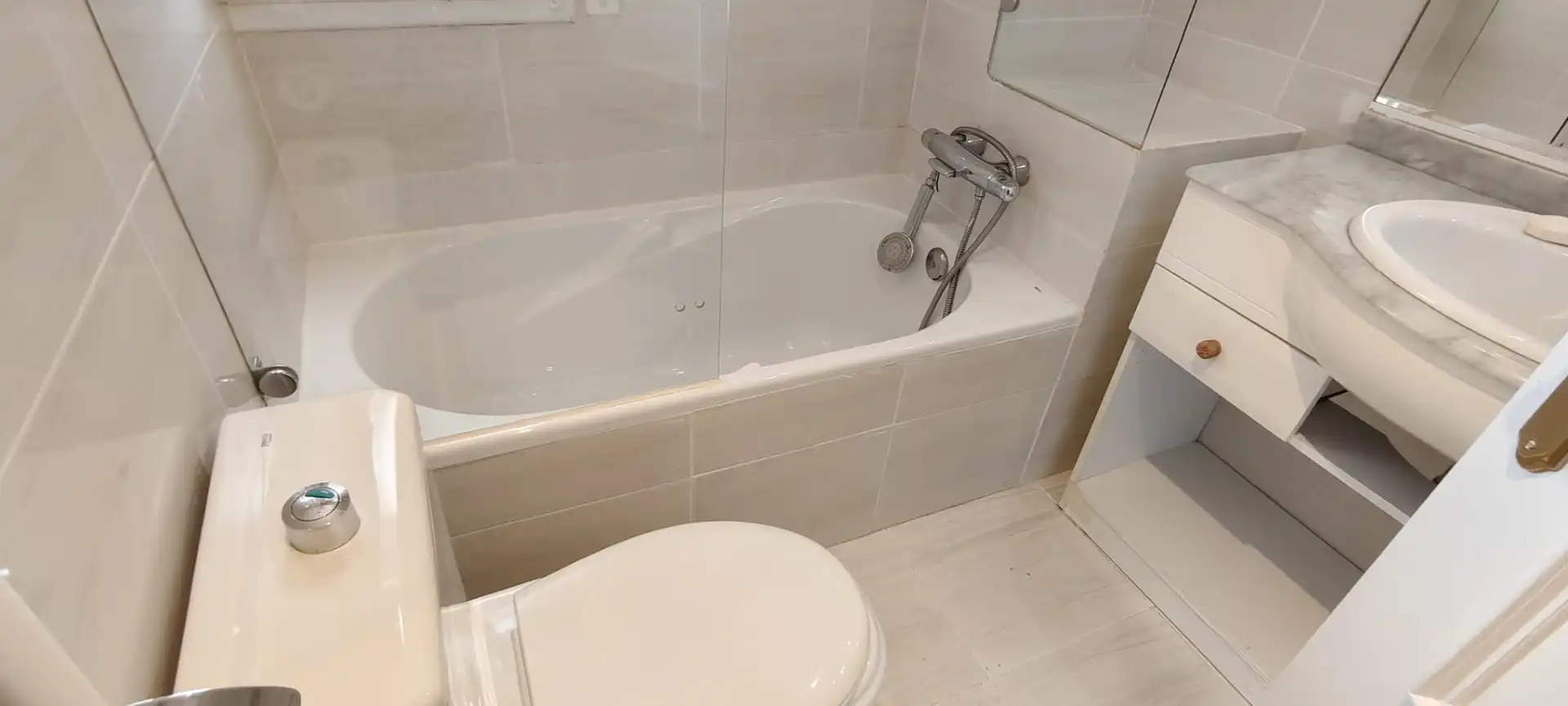 Bany de Pis en venda en La Palma de Cervelló amb Aire condicionat, Calefacció i Terrassa