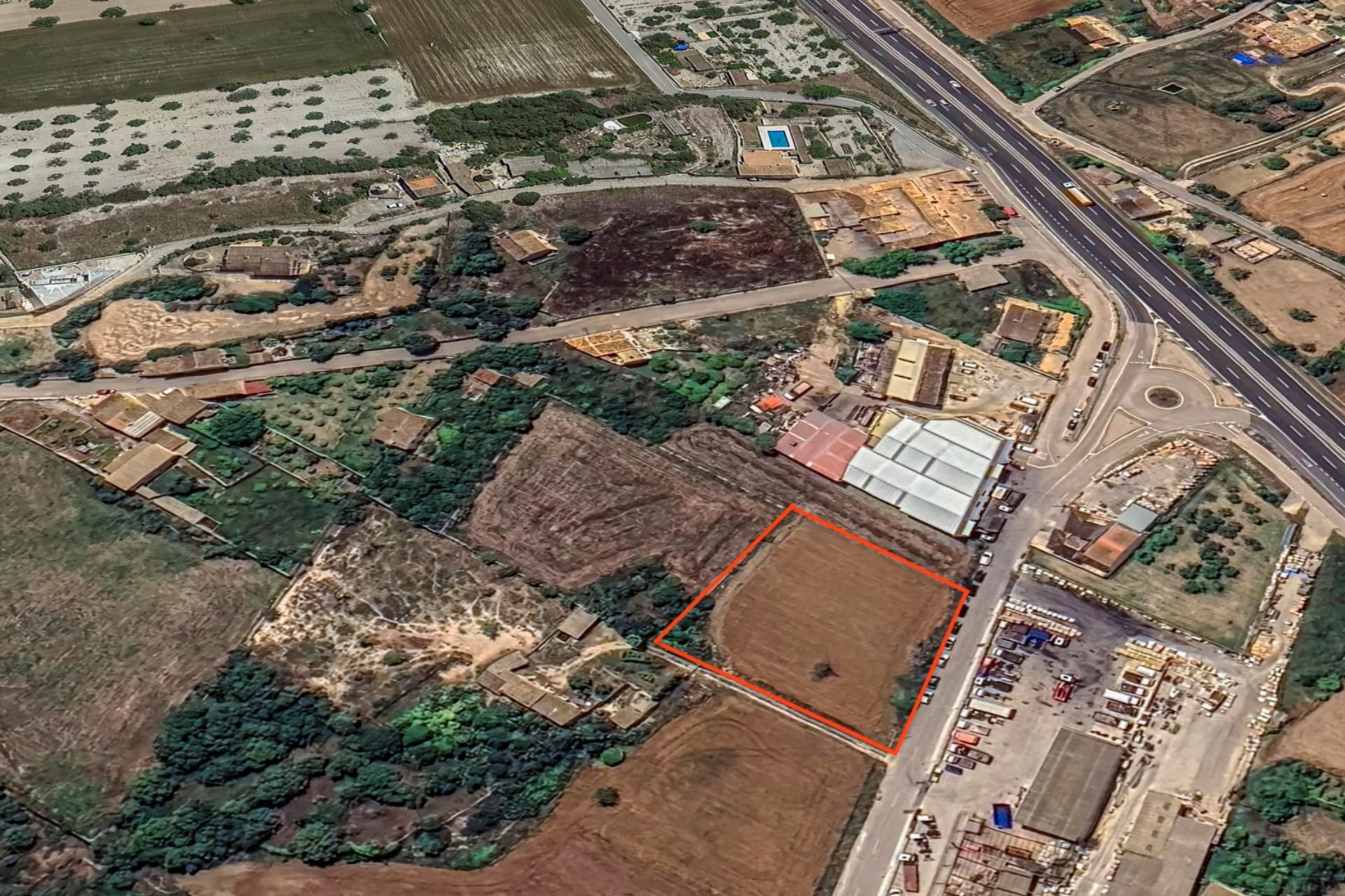 Industrial land for sale in Montuïri