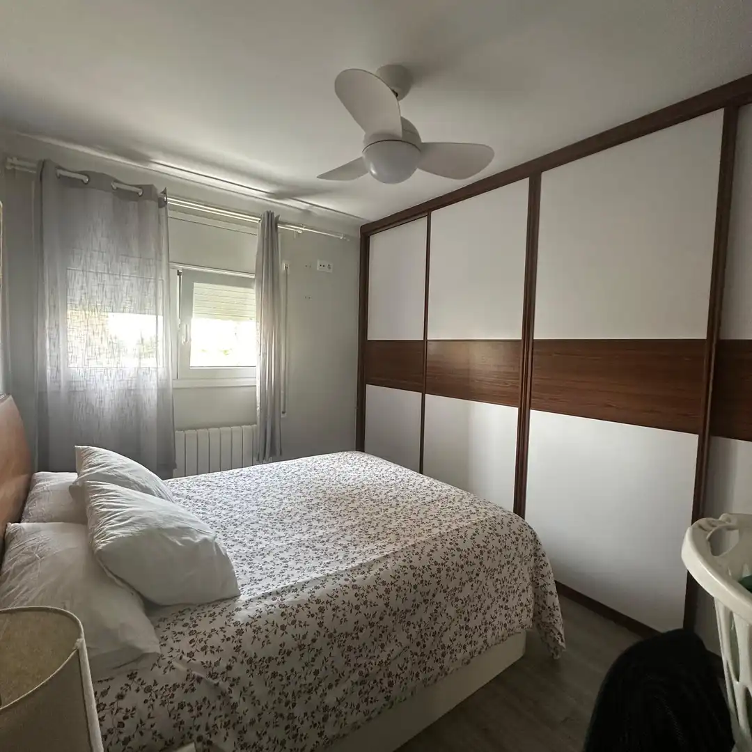 Schlafzimmer von Wohnung zum Verkauf in L'Hospitalet de Llobregat mit Klimaanlage, Heizung und Parkett