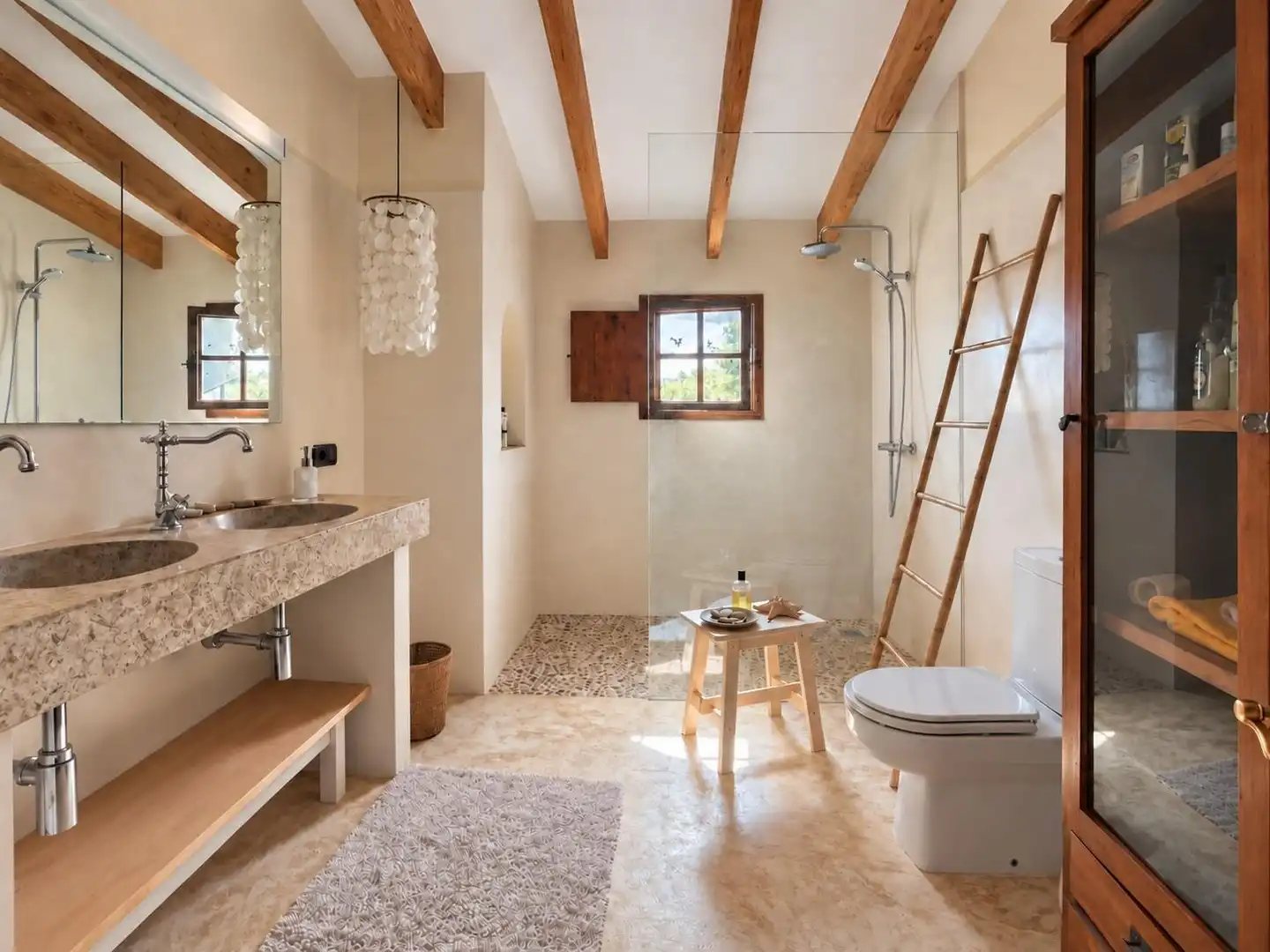 Badezimmer von Country house zur Miete in Inca mit Klimaanlage, Privatgarten und Terrasse