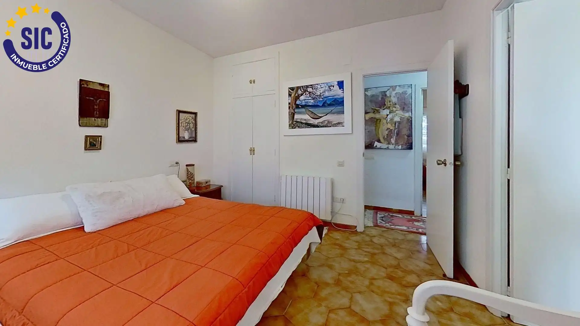 Dormitori de Casa o xalet en venda en Chiva amb Jardí privat, Terrassa i Traster