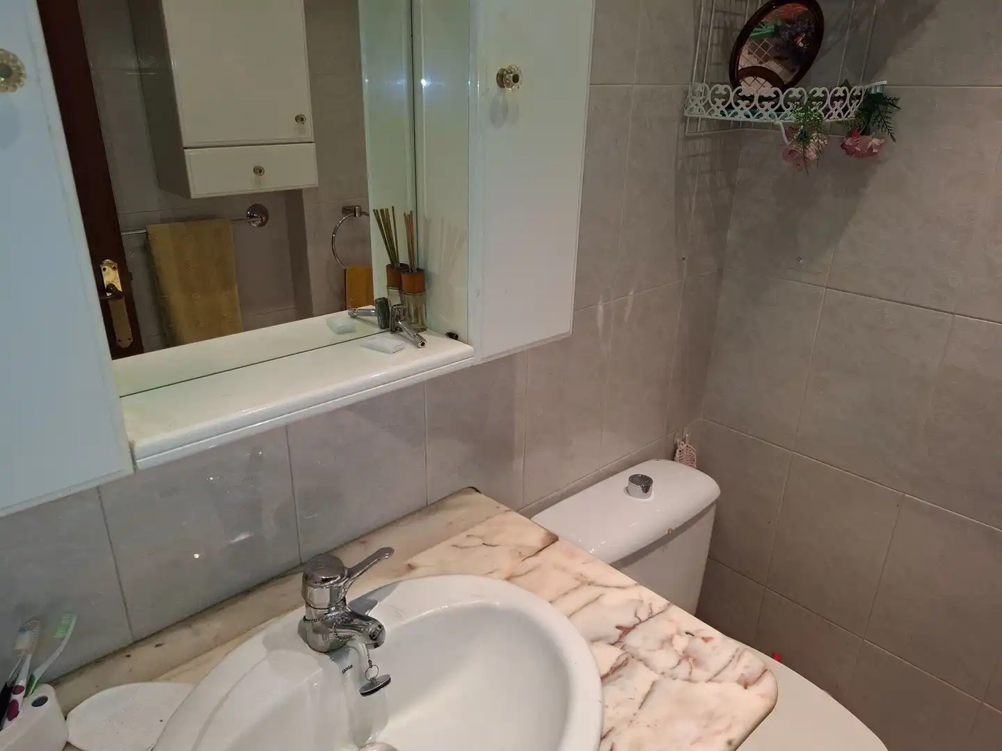 Bathroom of Flat for rent in Ourense Capital   with Heating and Furnished