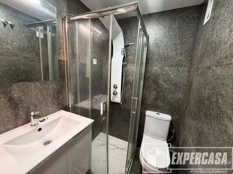Bany de Pis en venda en Llíria amb Aire condicionat i Parquet