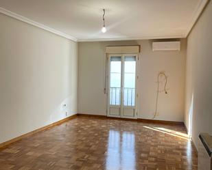 Living room of Flat for sale in Plasencia  with Air Conditioner and Balcony