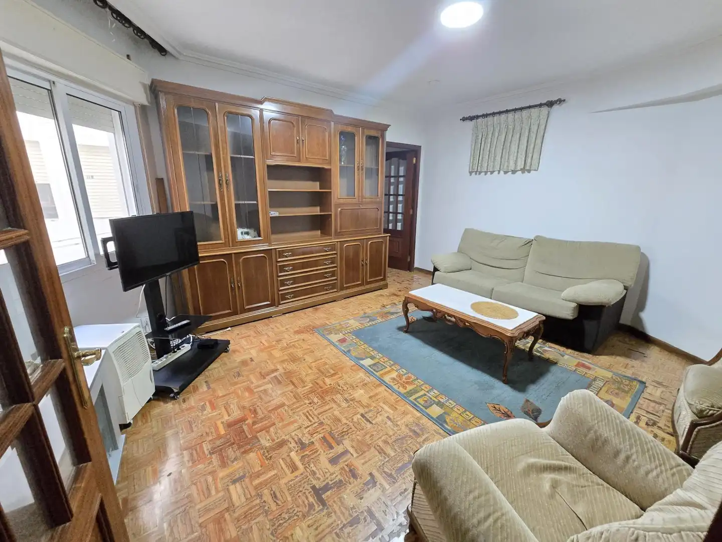 Living room of Flat for rent in Vigo   with Heating, Parquet flooring and Furnished