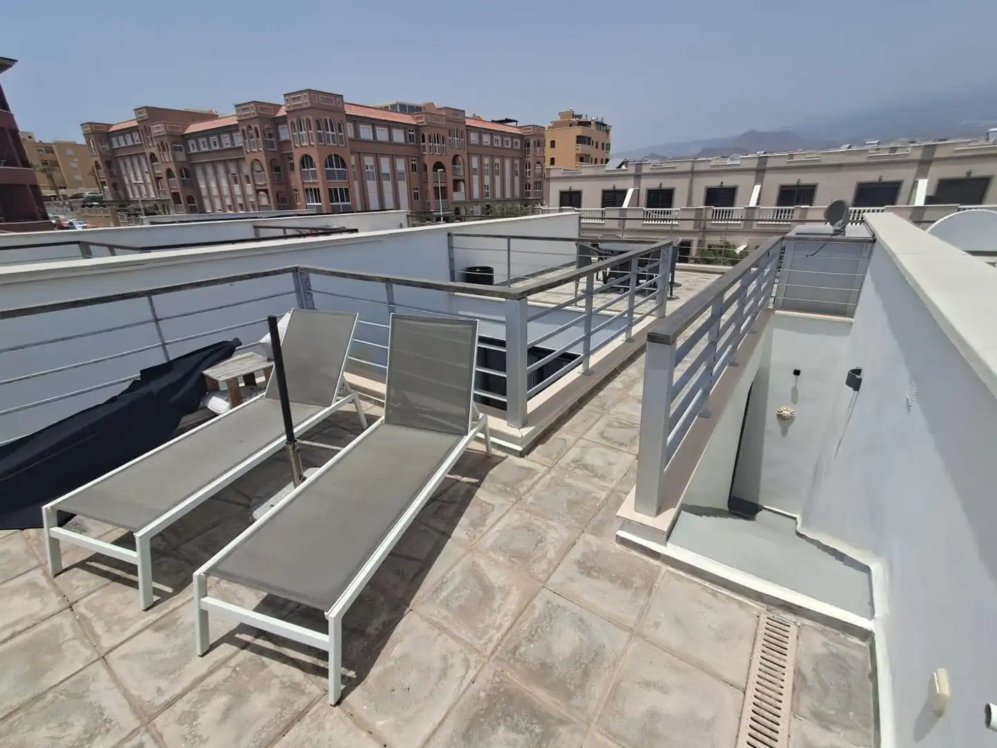 Terrassa de Casa adosada en venda en Granadilla de Abona amb Jardí privat, Terrassa i Moblat