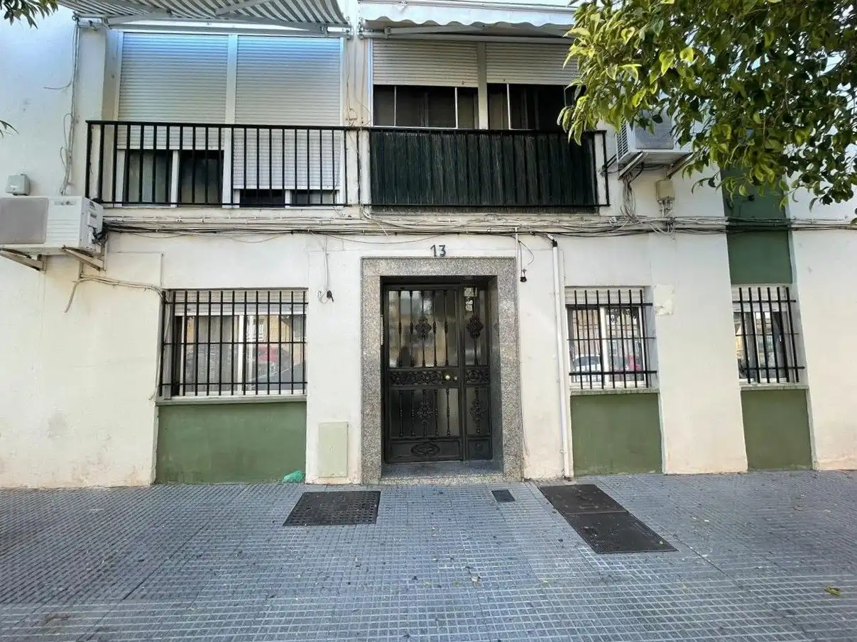 Vista exterior de Apartamento en venta en  Huelva Capital