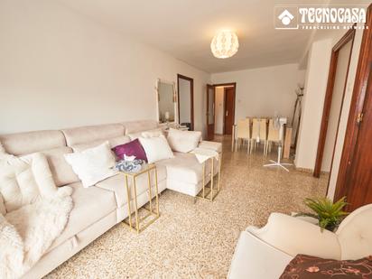 Living room of Flat for sale in  Granada Capital