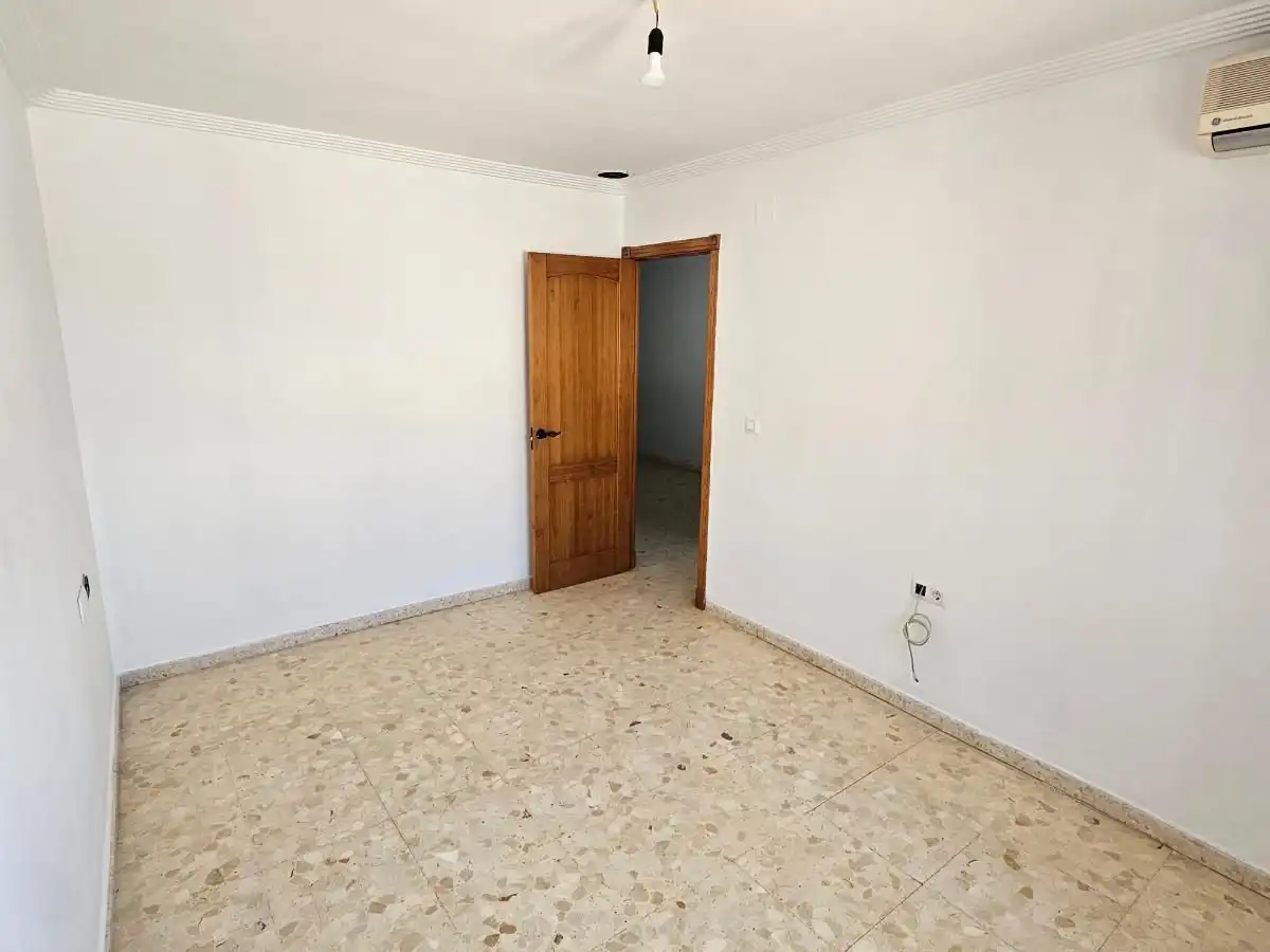 Dormitori de Pis en venda en Sevilla amb Aire condicionat i Terrassa