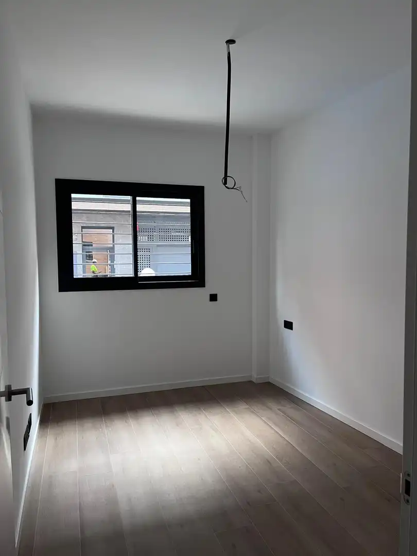 Bedroom of Flat for sale in El Prat de Llobregat  with Air Conditioner, Terrace and Swimming Pool