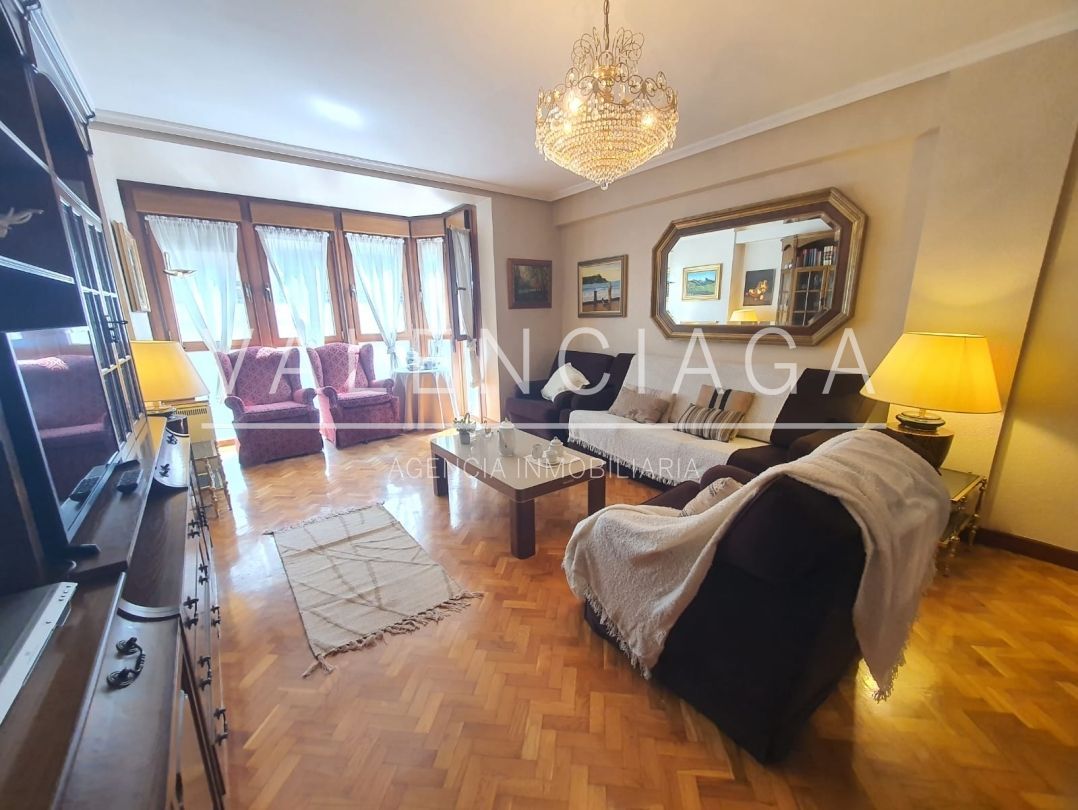Sala d'estar de Pis en venda en Beasain amb Calefacció i Traster