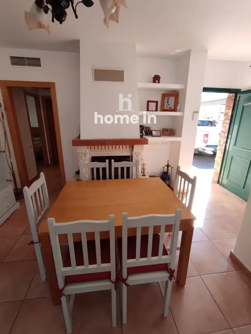 Comedor de Casa o chalet en venta en Deltebre con Aire acondicionado, Terraza y Trastero
