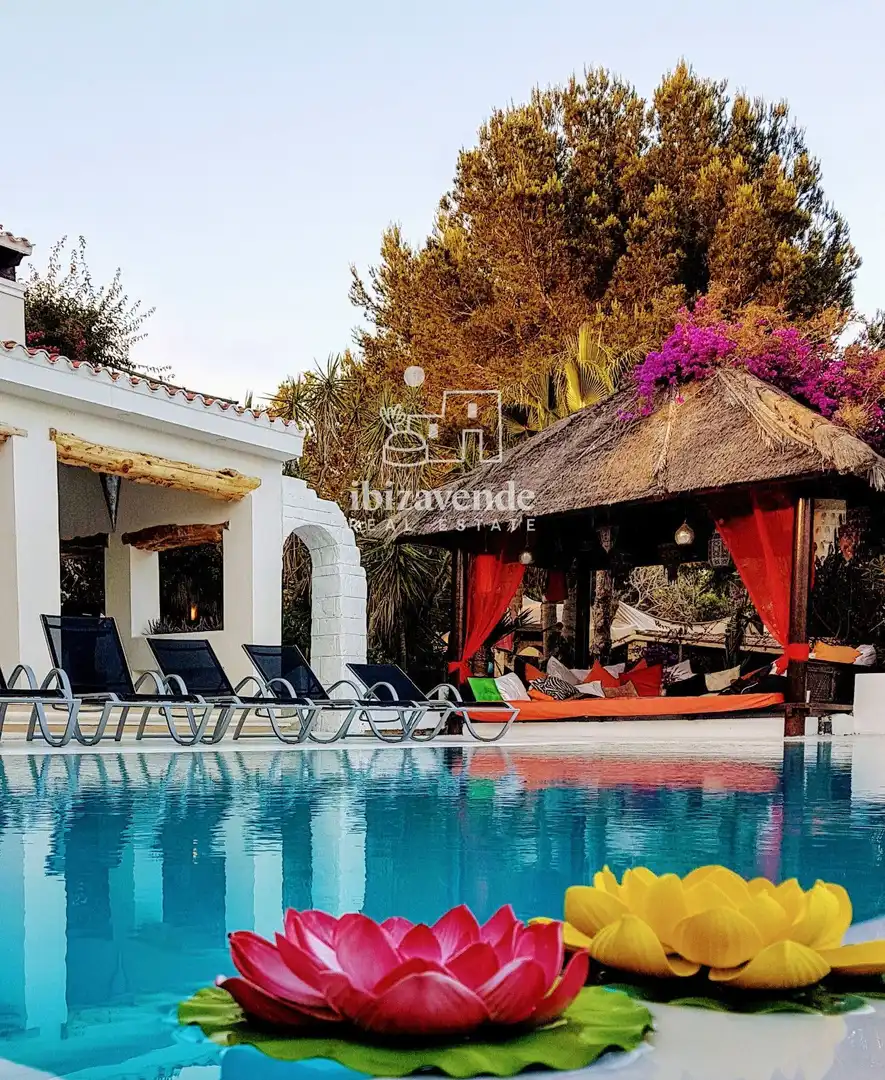 Houses for sale in Santa Eulària des Riu  with Air Conditioner, Private garden and Terrace