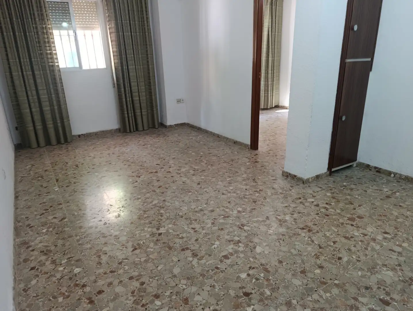 Flat for sale in Dos Hermanas  with Air Conditioner