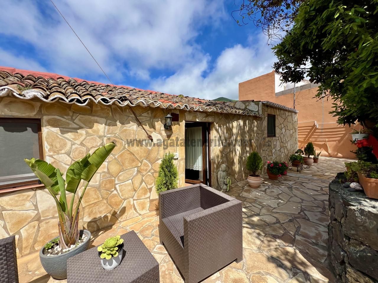 Vista exterior de Finca rústica en venda en Buenavista del Norte amb Jardí privat, Terrassa i Traster
