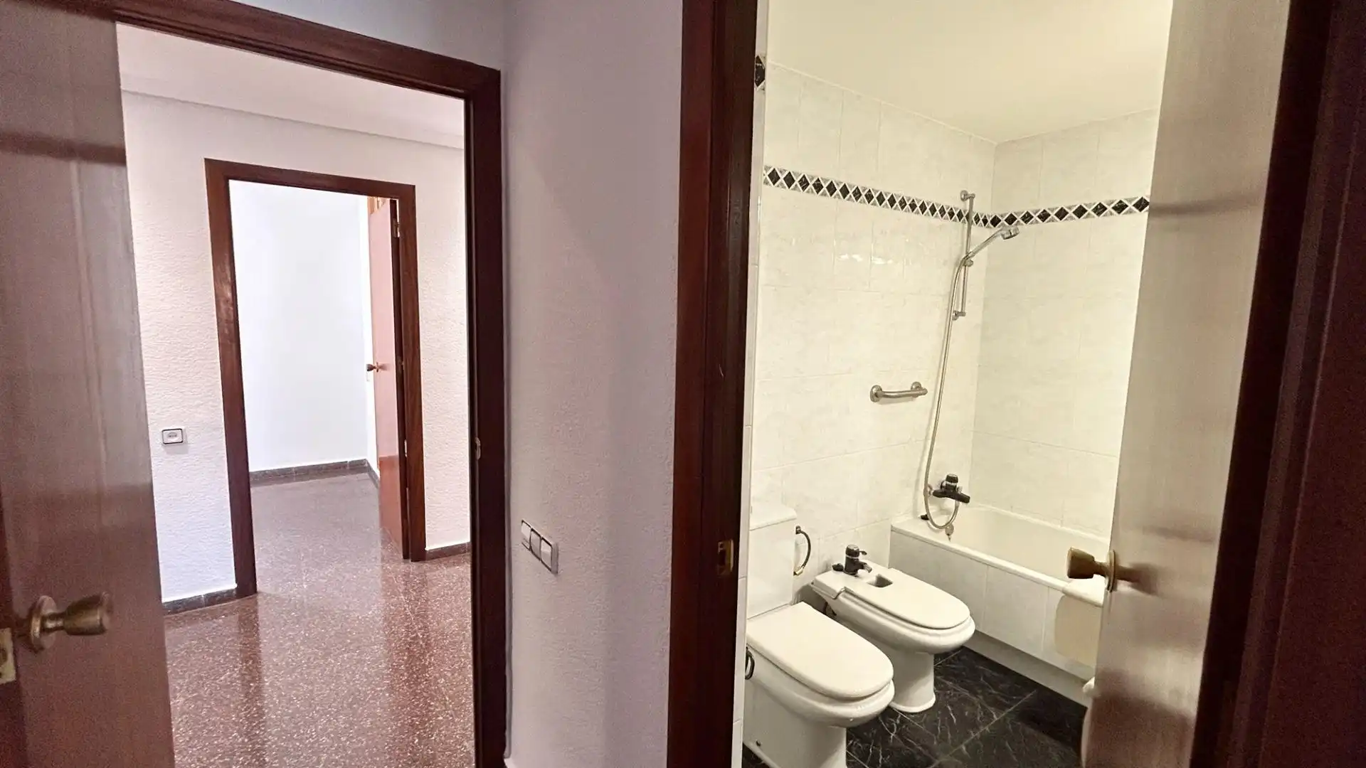 Baño de Piso para compartir en Murcia con Terraza, Amueblado y Balcón