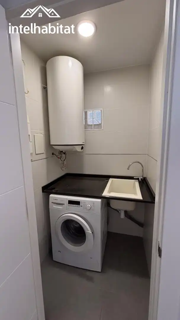 Badezimmer von Dachboden zur Miete in Valencia mit Klimaanlage, Terrasse und Abstellraum