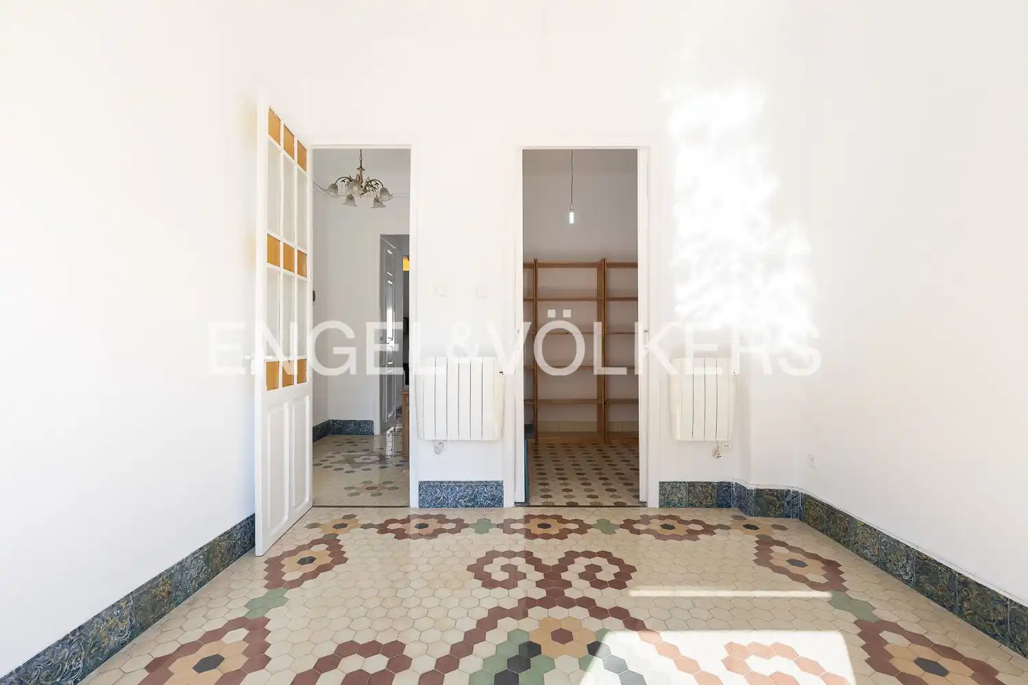 Flat for rent in Valencia  with Air Conditioner, Heating and Balcony