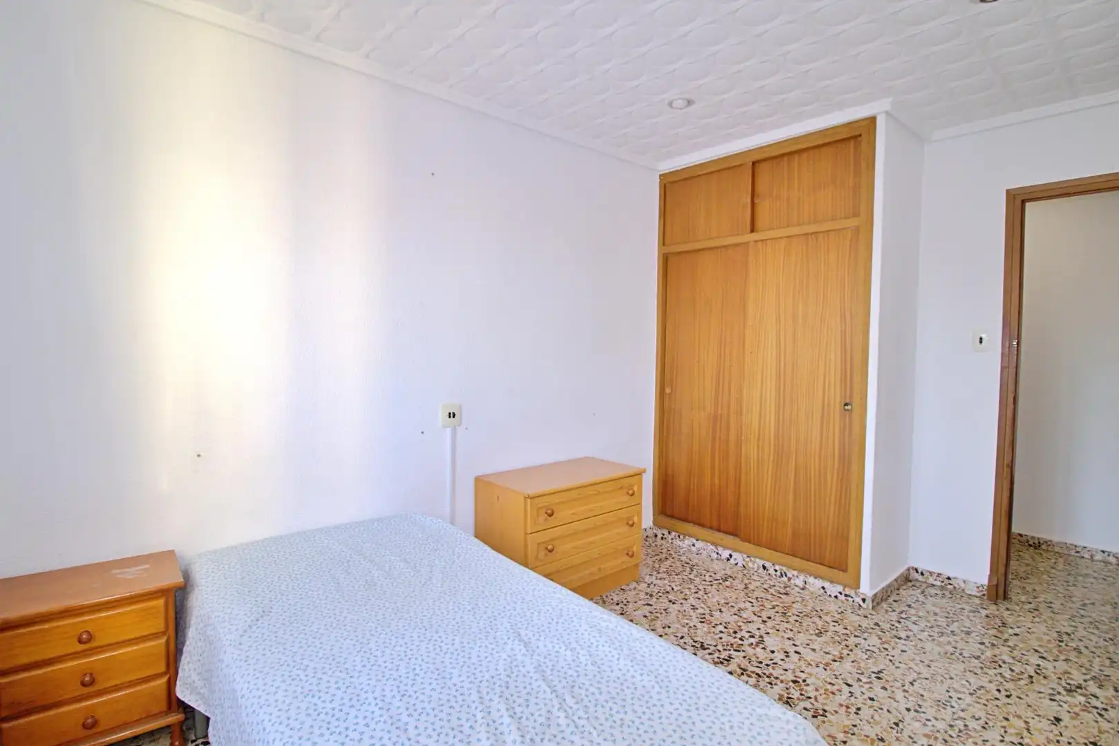 Schlafzimmer von Dachboden zum Verkauf in Elche / Elx mit Terrasse und Balkon