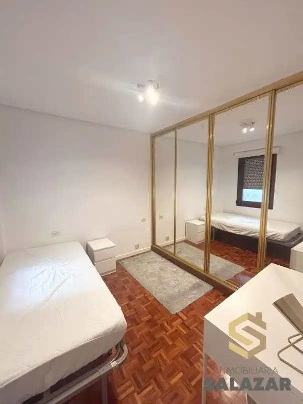 Bedroom of Flat for rent in Bilbao   with Balcony