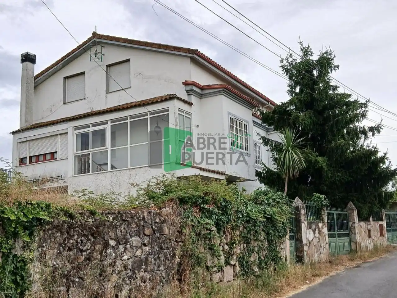 Vista exterior de Casa o chalet en venta en Ourense Capital  con Calefacción, Jardín privado y Terraza