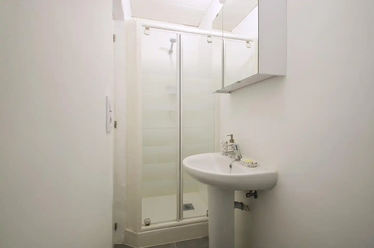 Bathroom of Ground floor for sale in Barcelona  with Alarm