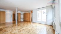 Bedroom of Attic to rent in  Madrid Capital  with Air Conditioner, Heating and Parquet flooring