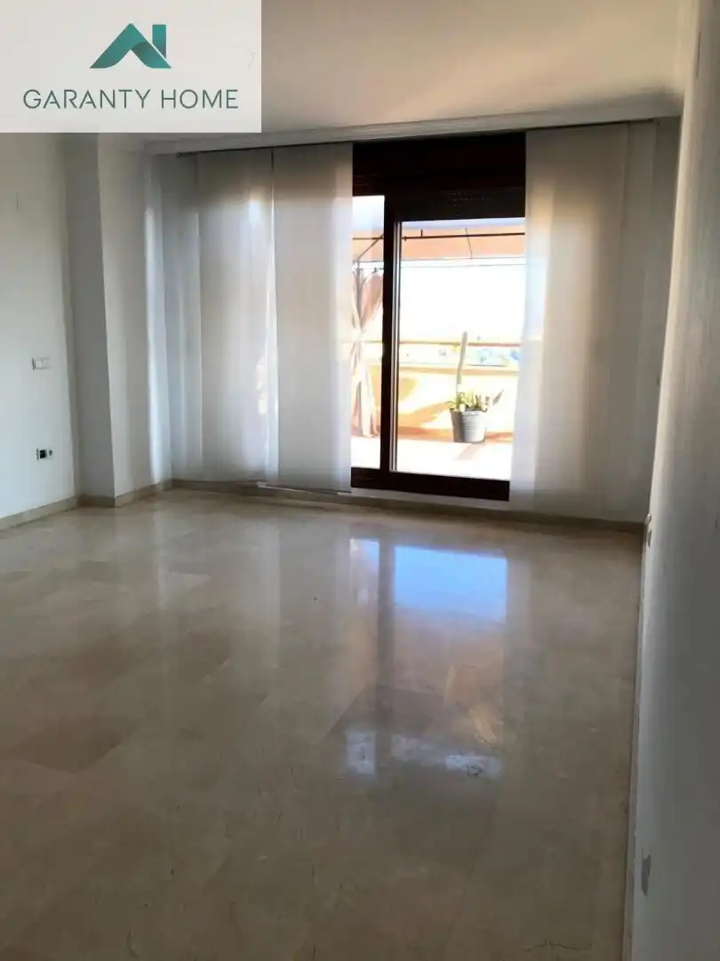 Sala de estar de Ático de alquiler en Benalmádena con Aire acondicionado, Jardín privado y Terraza