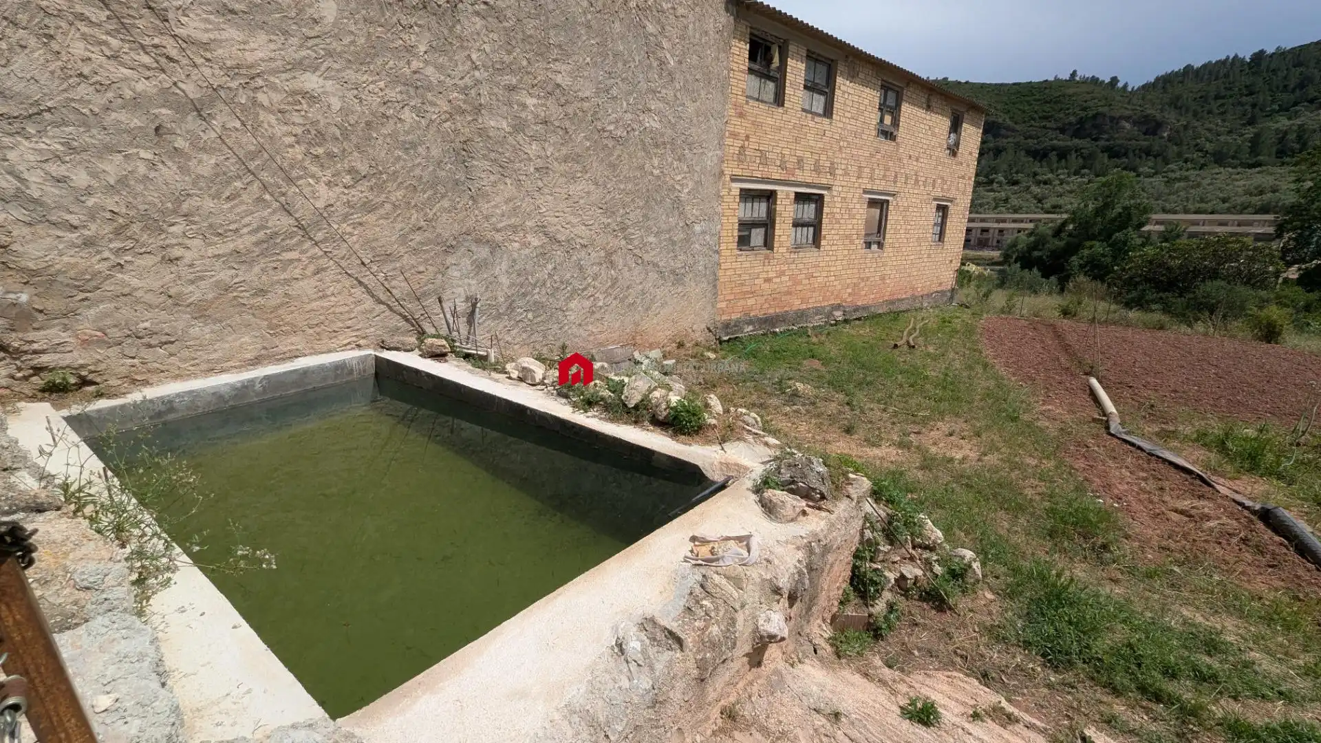 Schwimmbecken von Grundstücke zum Verkauf in Alfara de Carles