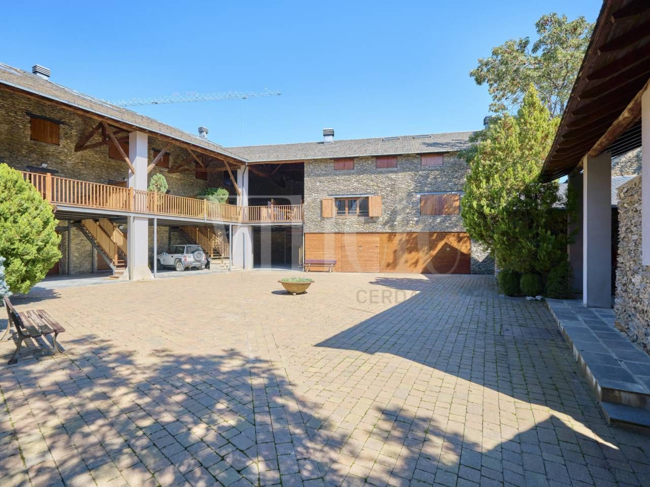 Vista exterior de Casa adosada en venda en Bolvir amb Calefacció, Parquet i Terrassa