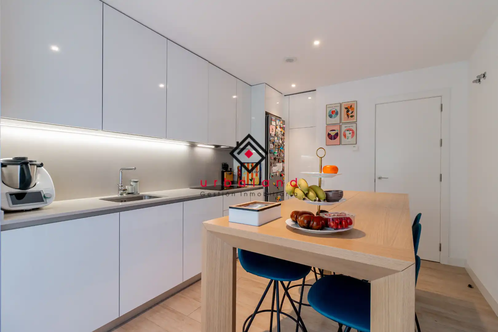Semi-detached house with pool for sale in Calle de Cosme Damián Churruca, imagen 5
