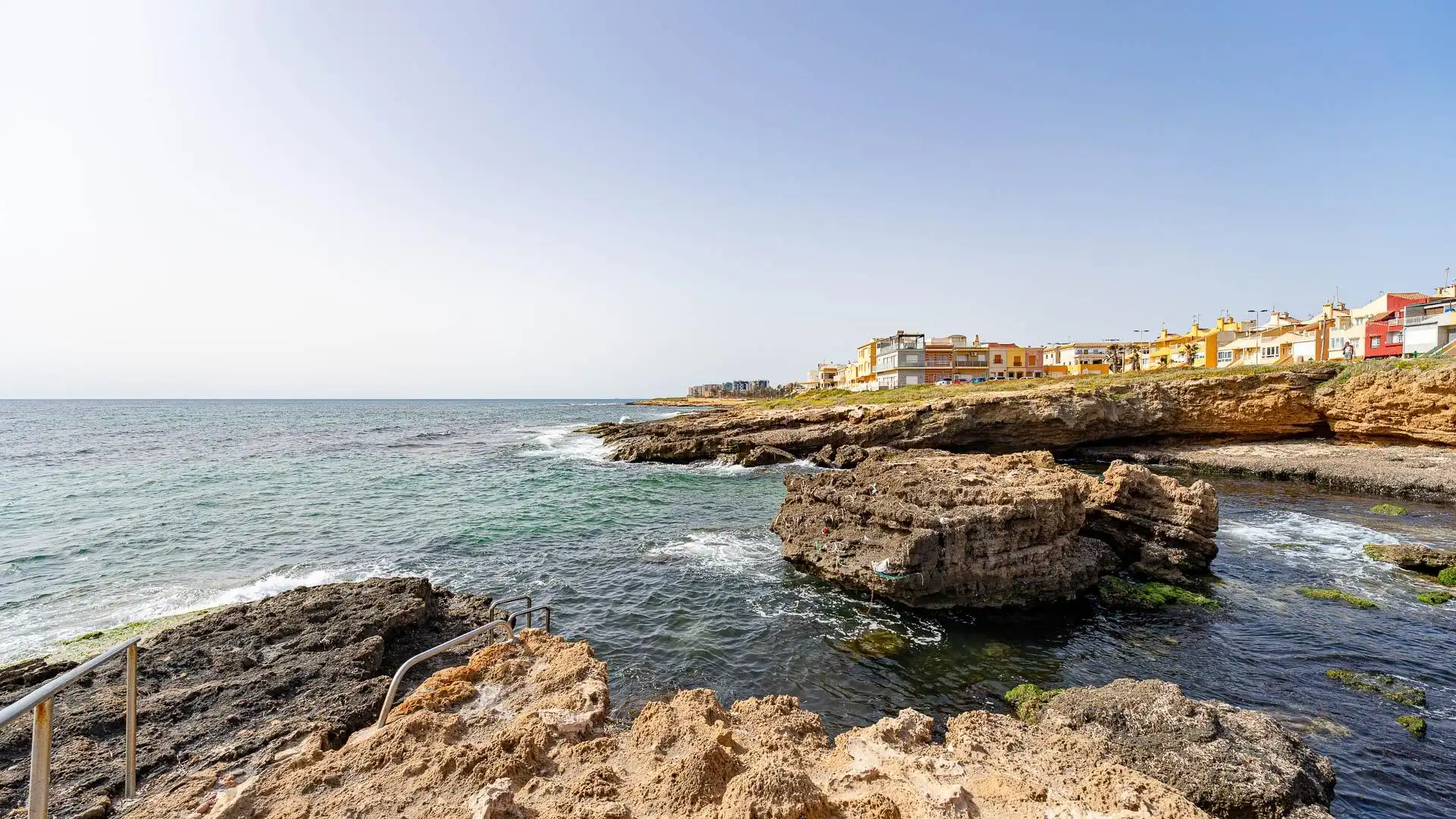 Außenansicht von Erdgeschoss zum Verkauf in Torrevieja mit Terrasse und Möbliert