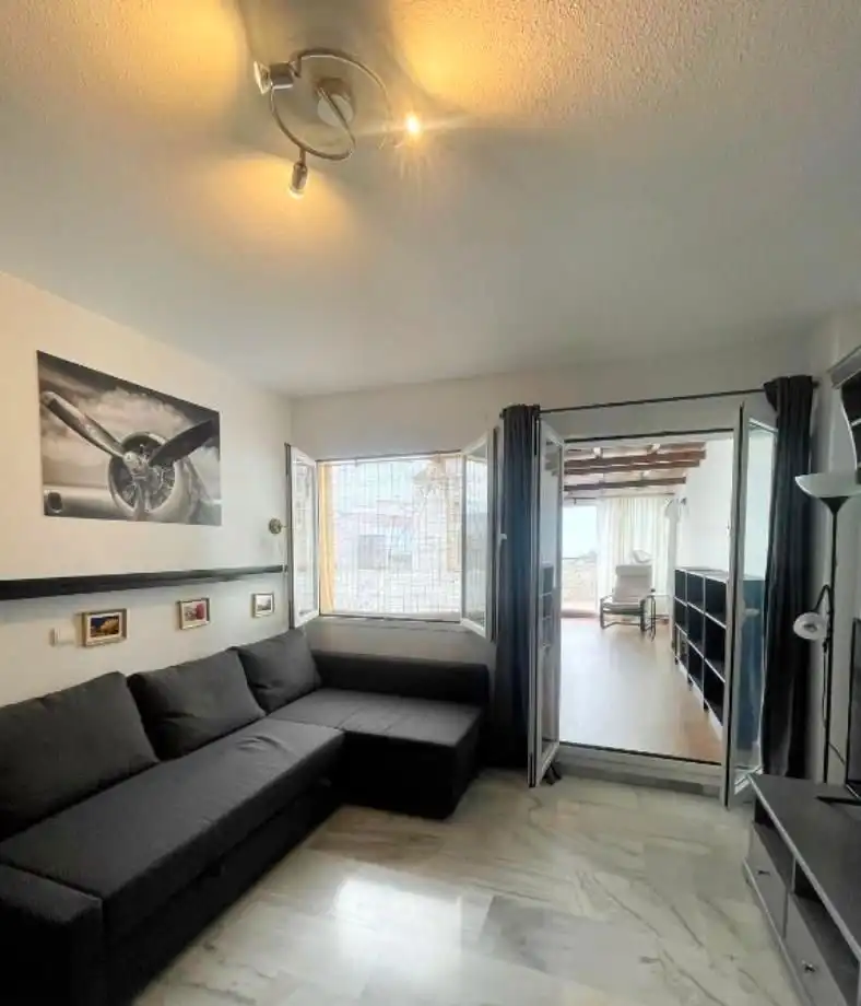 Sala de estar de Piso de alquiler en Estepona con Terraza, Amueblado y Horno