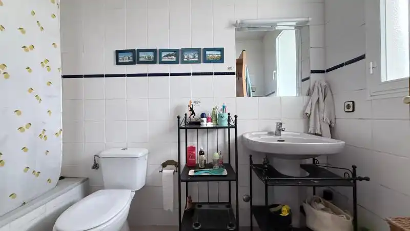 Bathroom of Apartments for sale in Calvià