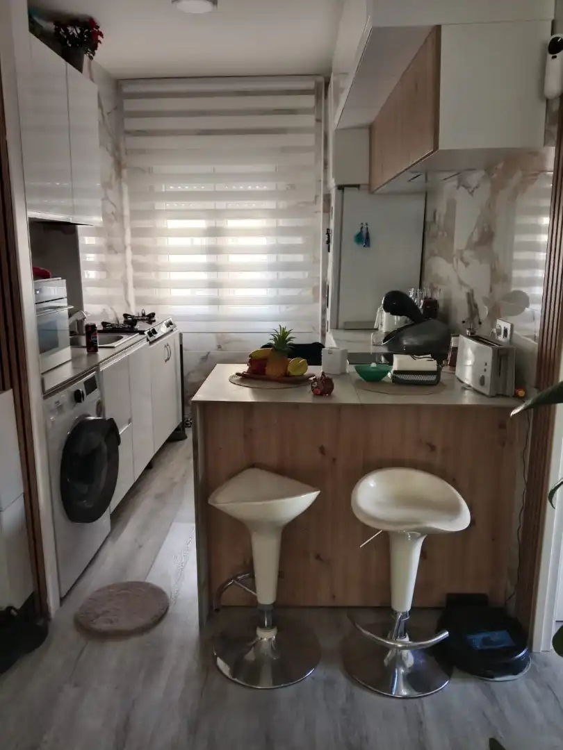 Cuina de Pis en venda en Oviedo  amb Calefacció i Moblat