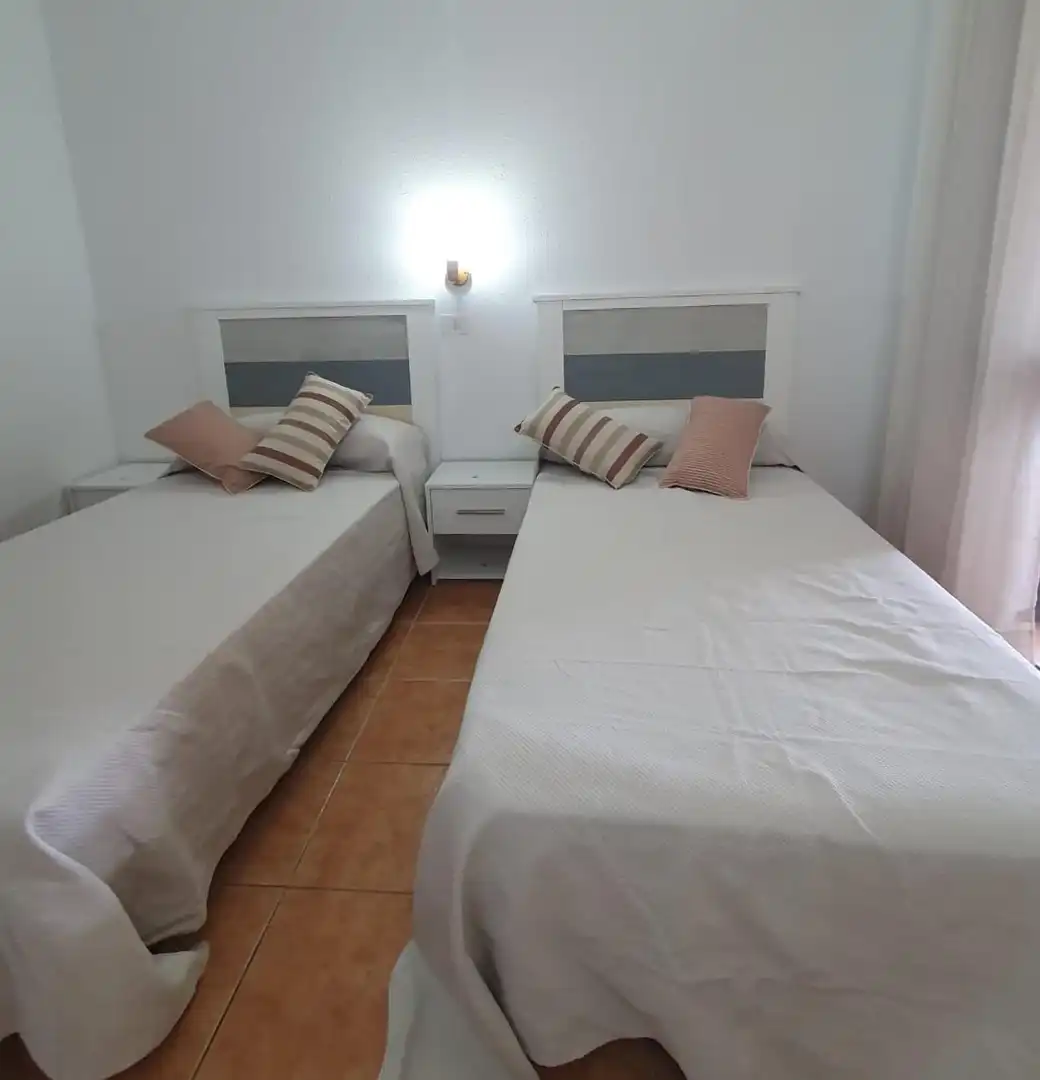 Dormitori de Pis de lloguer en Arona amb Terrassa, Moblat i Piscina comunitària